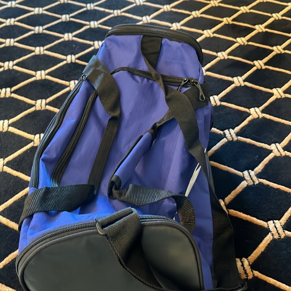 Slazenger duffel bag. - Picture 4 of 7